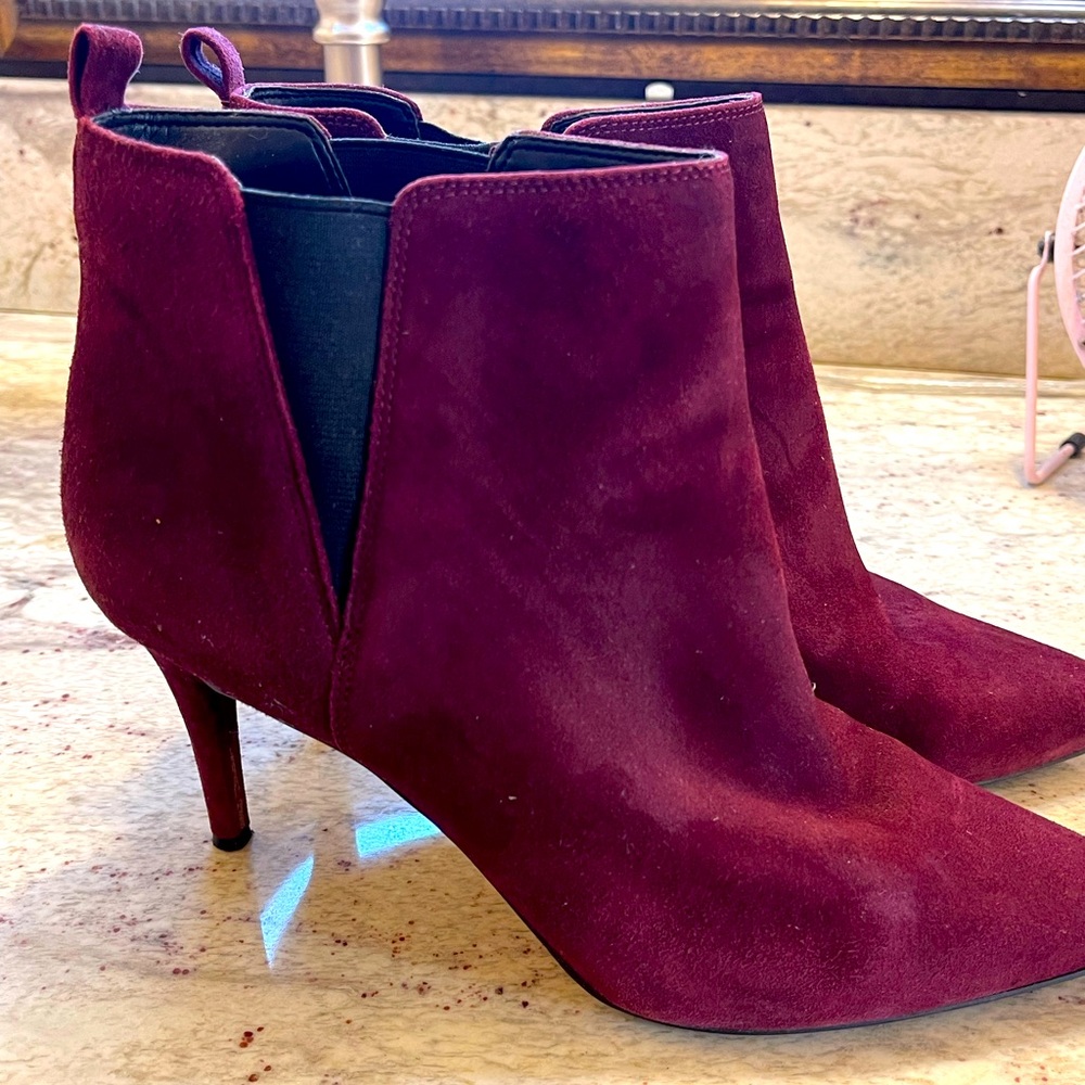 Size 10 - Preloved boots - Burgundy color - Nine West